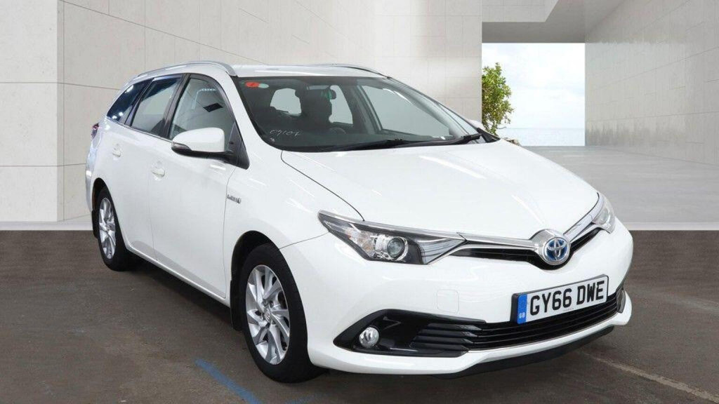 2016 Toyota AURIS